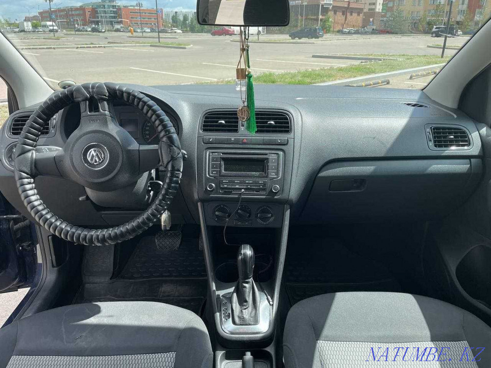 Volkswagen Polo 2014 автокөлігін сатамын  Астана - изображение 5