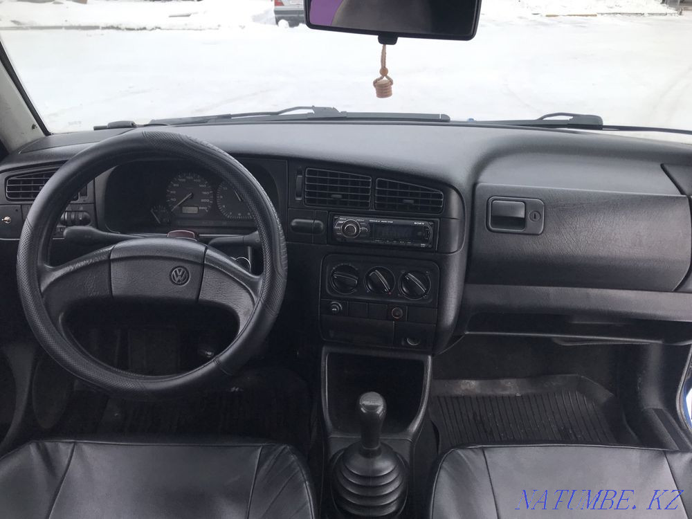 Volkswagen Golf 1993 ж  Астана - изображение 10
