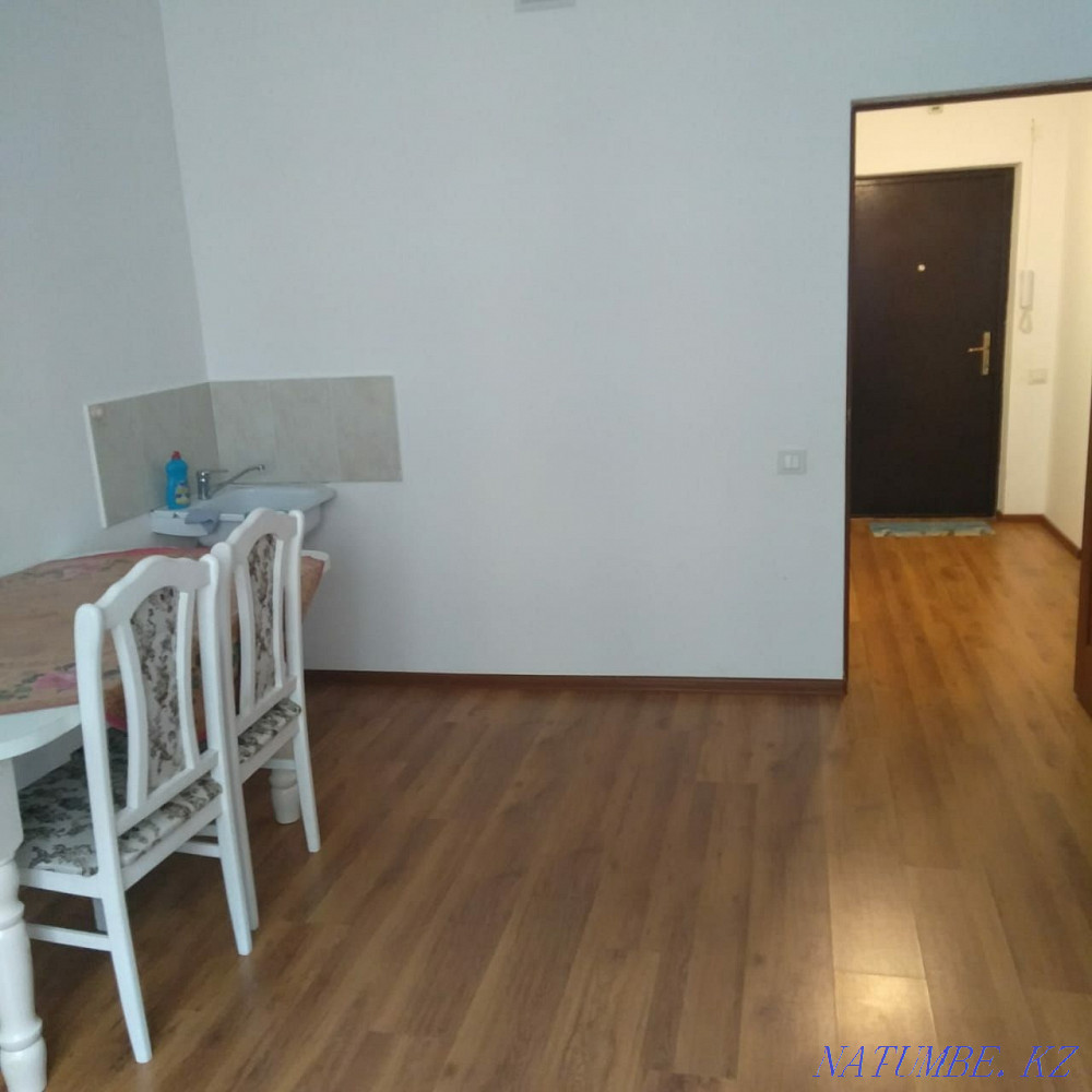 Екі бөлмелі пәтер күнделікті жалға беріледі   Алматы - изображение 5