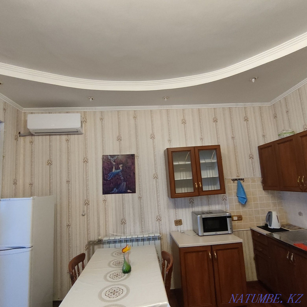 Екі бөлмелі пәтер күнделікті жалға беріледі   Алматы - изображение 2