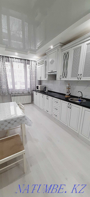 Екі бөлмелі пәтер күнделікті жалға беріледі   Алматы - изображение 4