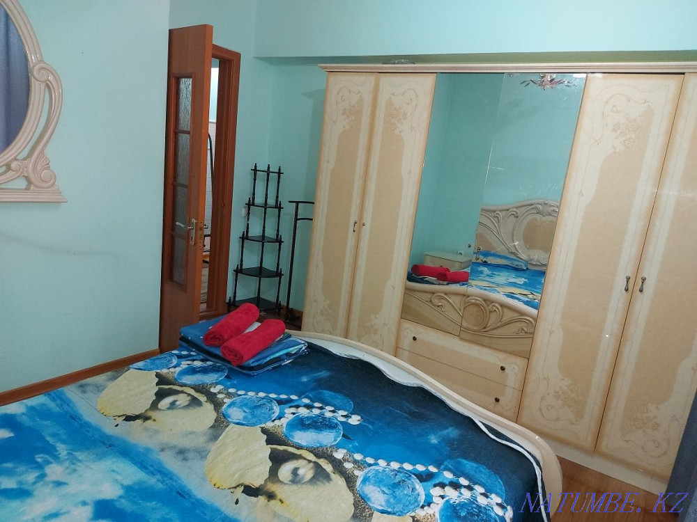 Екі бөлмелі пәтер күнделікті жалға беріледі   Алматы - изображение 2