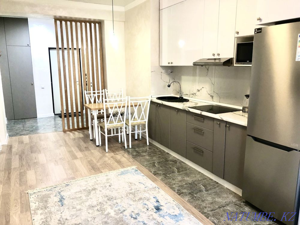Екі бөлмелі пәтер күнделікті жалға беріледі   Алматы - изображение 2