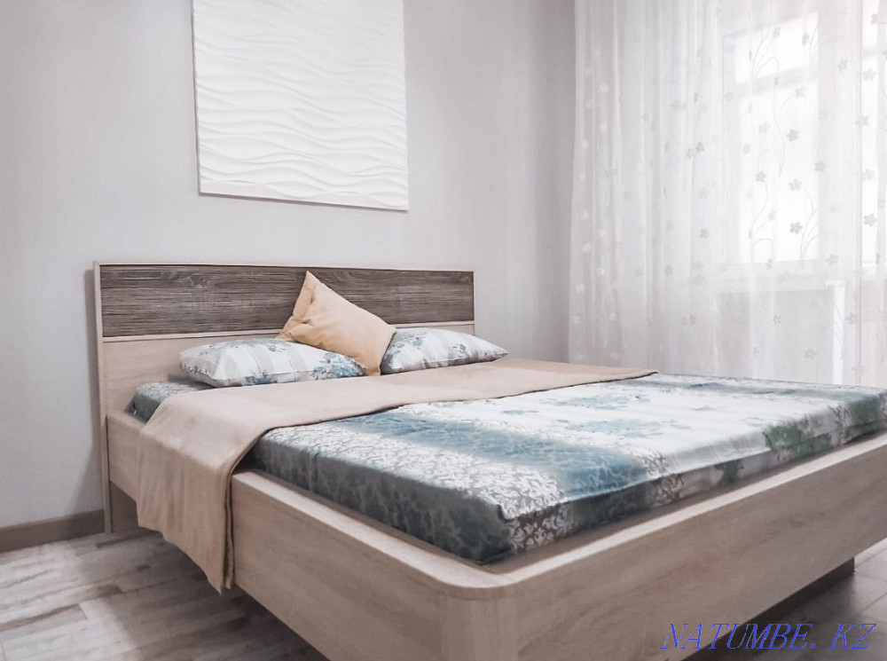 Екі бөлмелі пәтер күнделікті жалға беріледі   Алматы - изображение 2