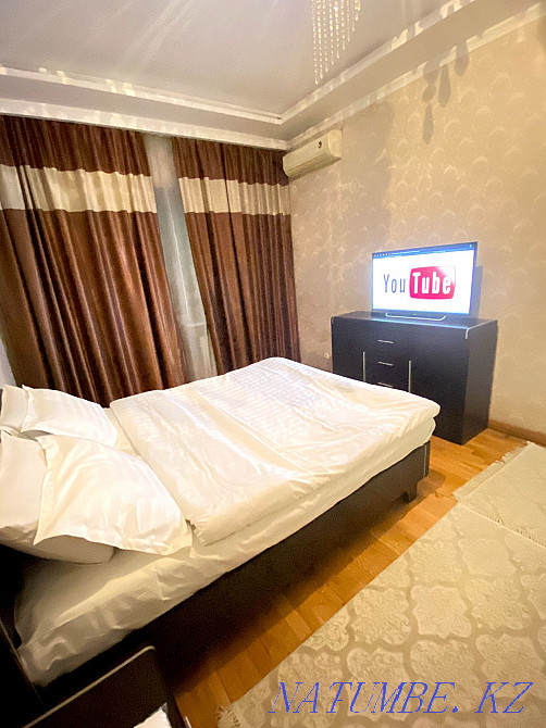 Екі бөлмелі пәтер күнделікті жалға беріледі   Алматы - изображение 2