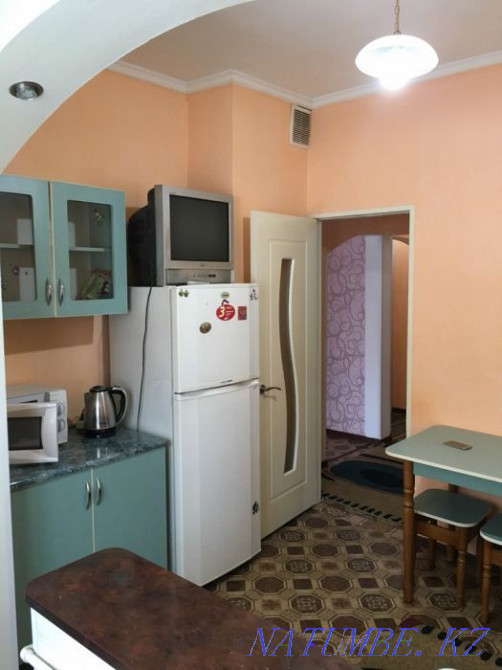 Екі бөлмелі пәтер күнделікті жалға беріледі   Алматы - изображение 3