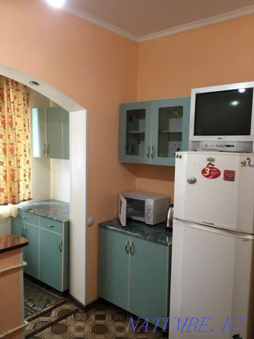 Екі бөлмелі пәтер күнделікті жалға беріледі   Алматы - изображение 4