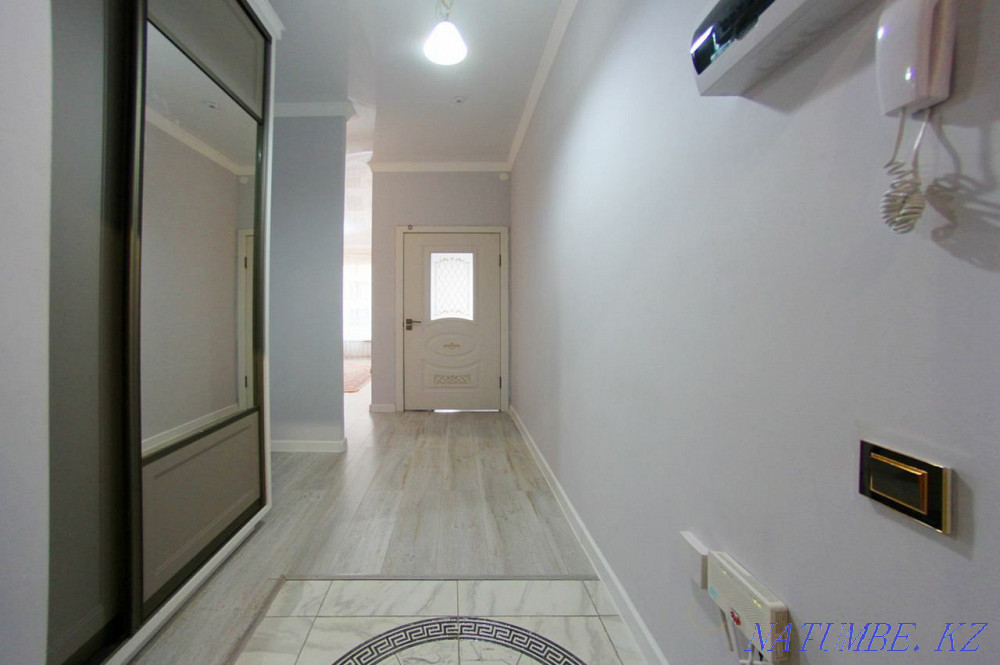 Екі бөлмелі пәтер күнделікті жалға беріледі   Алматы - изображение 17