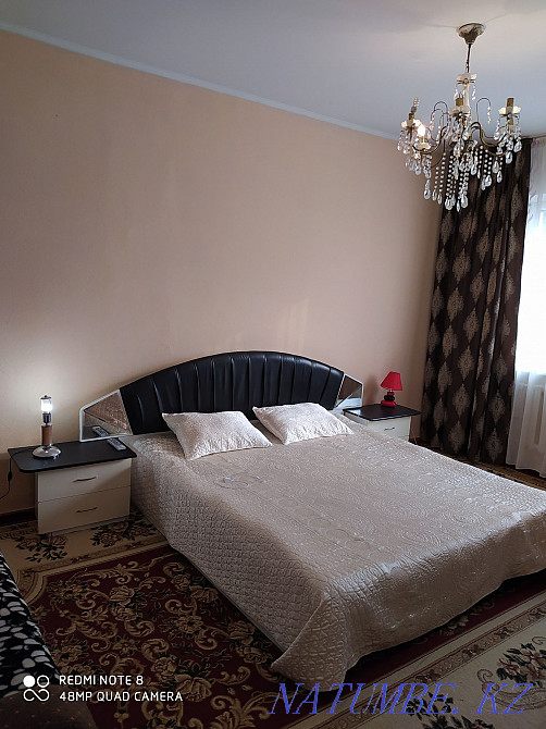 Екі бөлмелі пәтер күнделікті жалға беріледі   Алматы - изображение 6