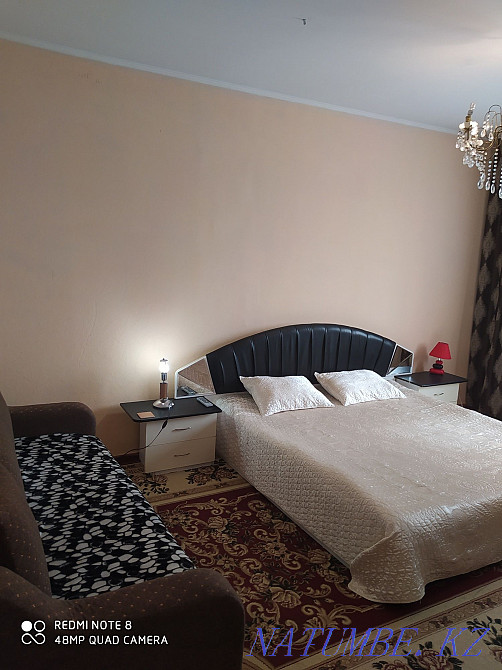 Екі бөлмелі пәтер күнделікті жалға беріледі   Алматы - изображение 4