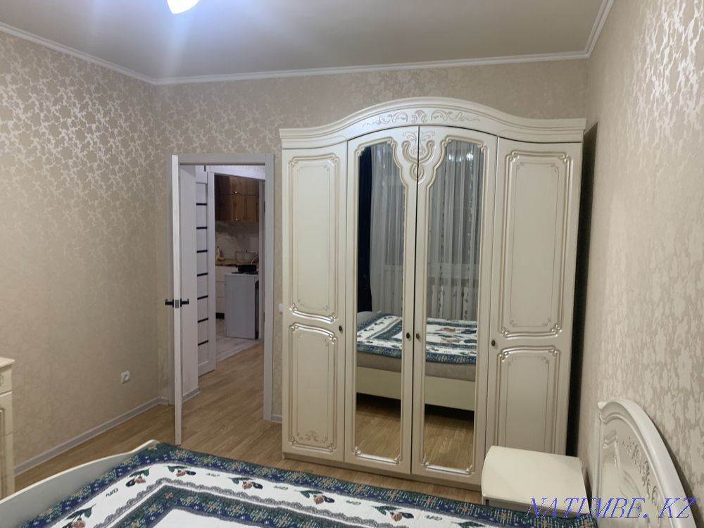 Екі бөлмелі пәтер күнделікті жалға беріледі   Алматы - изображение 6