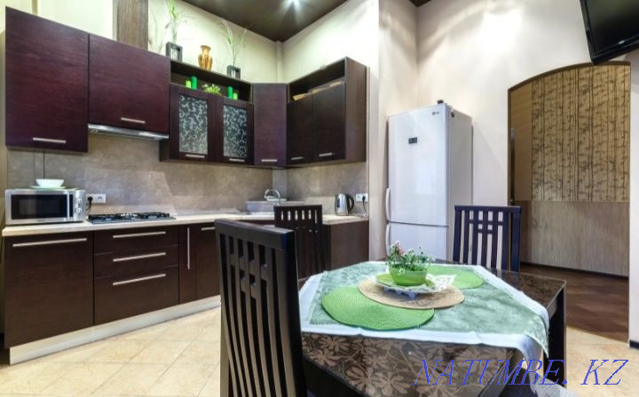 Екі бөлмелі пәтер күнделікті жалға беріледі   Алматы - изображение 4
