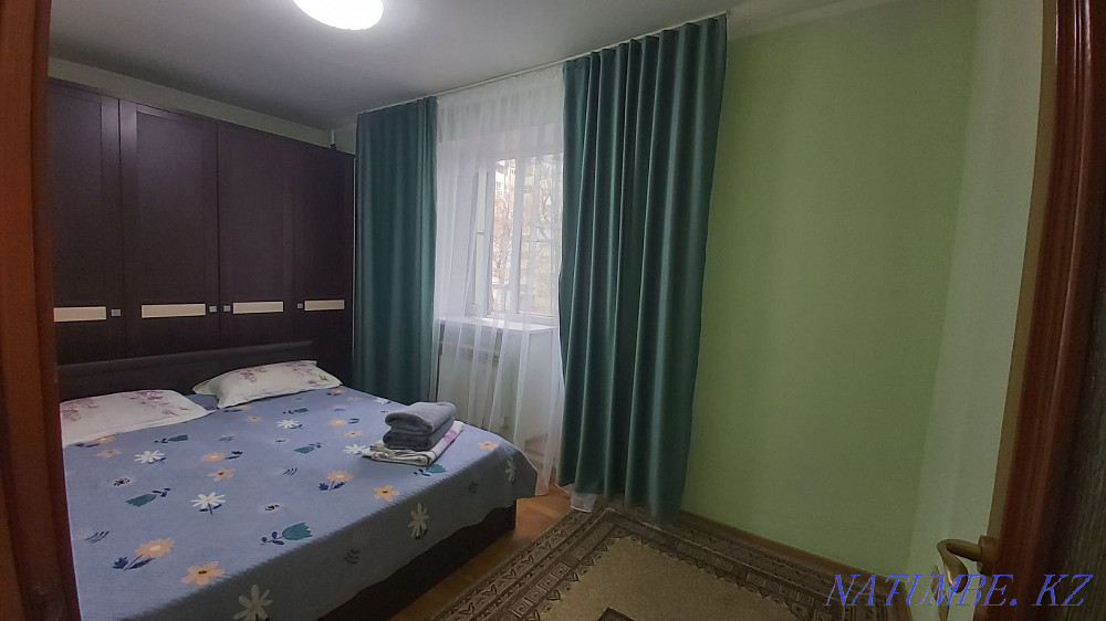 Екі бөлмелі пәтер күнделікті жалға беріледі   Алматы - изображение 3