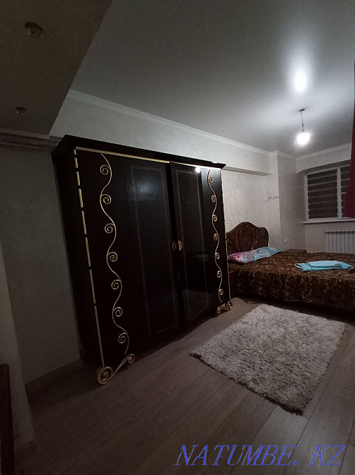 Екі бөлмелі пәтер күнделікті жалға беріледі   Алматы - изображение 3