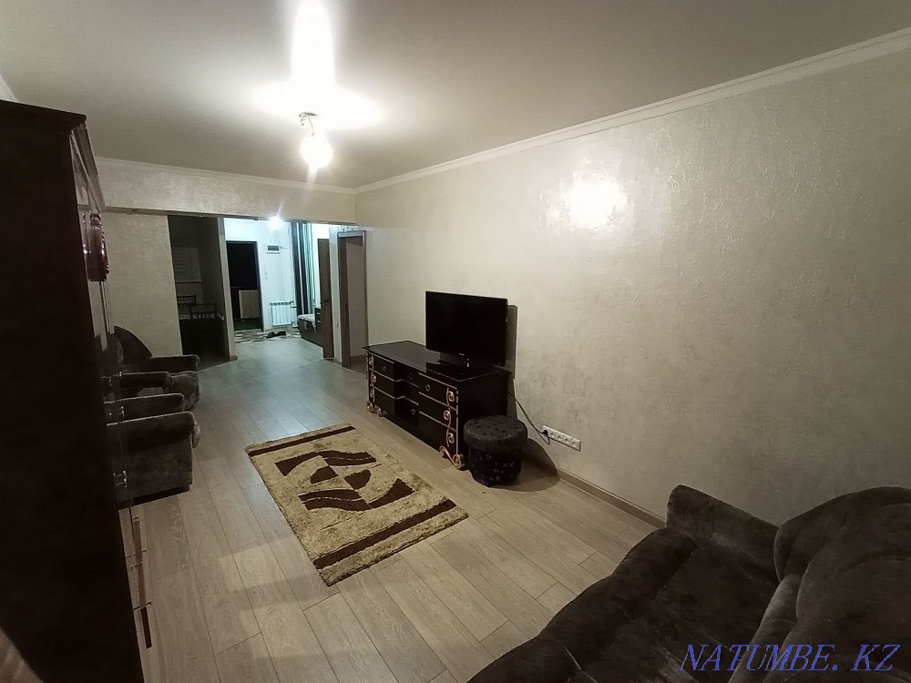 Екі бөлмелі пәтер күнделікті жалға беріледі   Алматы - изображение 4