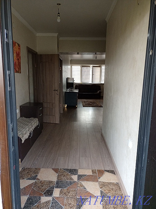 Екі бөлмелі пәтер күнделікті жалға беріледі   Алматы - изображение 2