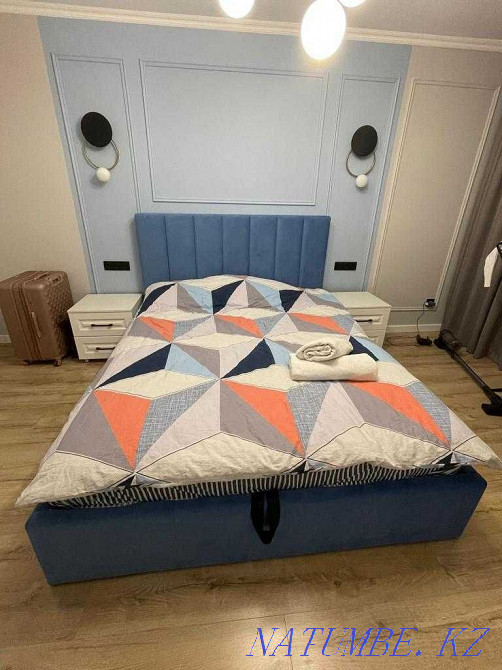 Екі бөлмелі пәтер күнделікті жалға беріледі   Алматы - изображение 5