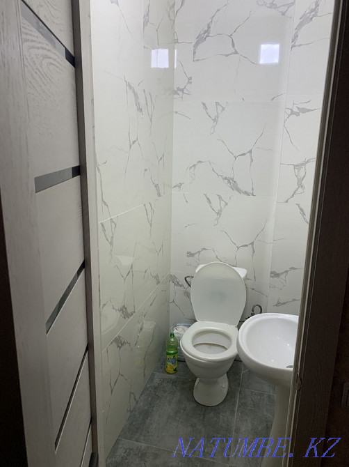 Екі бөлмелі пәтер күнделікті жалға беріледі   Алматы - изображение 7