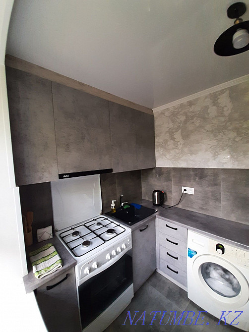 Екі бөлмелі пәтер күнделікті жалға беріледі   Алматы - изображение 4