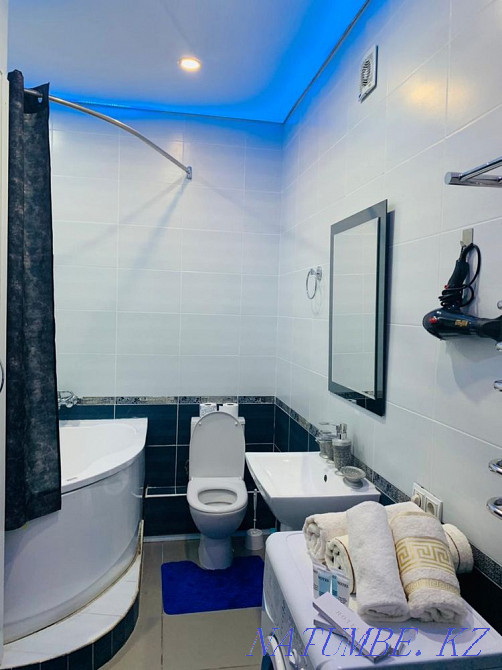 Екі бөлмелі пәтер күнделікті жалға беріледі   Алматы - изображение 9