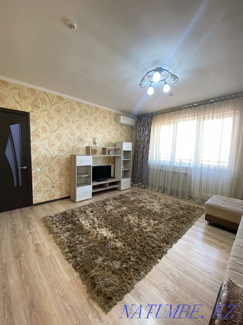 Екі бөлмелі пәтер күнделікті жалға беріледі   Алматы - изображение 6