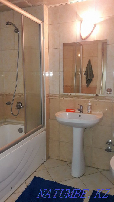 Екі бөлмелі пәтер күнделікті жалға беріледі   Алматы - изображение 4