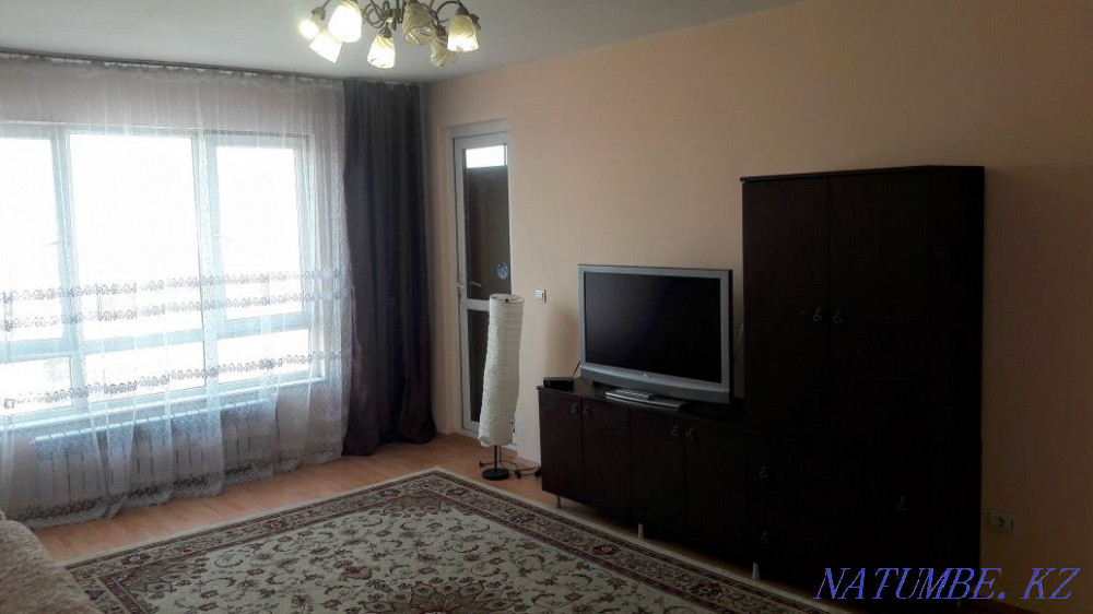 Екі бөлмелі пәтер күнделікті жалға беріледі   Алматы - изображение 2