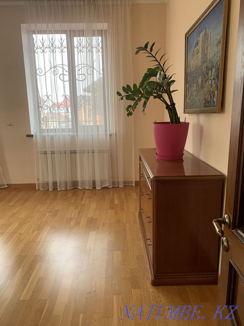 Сдаётся коттедж в престижном районе Алматы - изображение 2