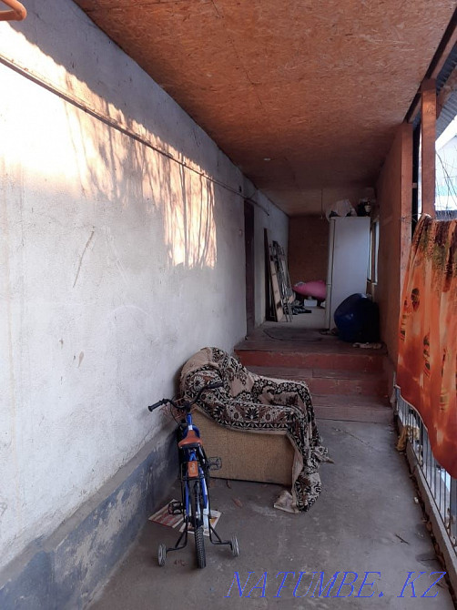 Rent 3 rooms. house in besagach closer to challah? arena. Almaty - photo 10