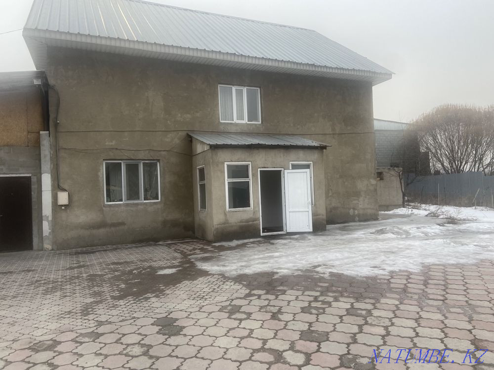 Rent a yard with a house for rent in the microdistrict Shapagat (Dawn of the East) Almaty - photo 1