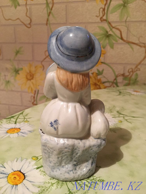 Статуэтка.Девушка с арфой.Германия. Алматы - изображение 2