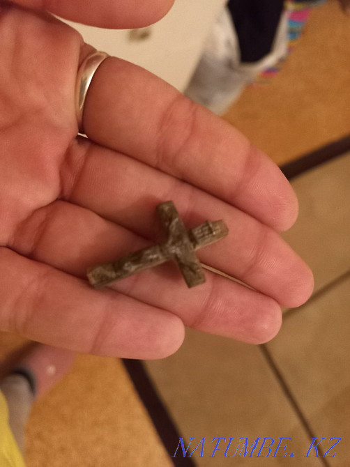 Крестик деревянный антиквар Алматы - изображение 2