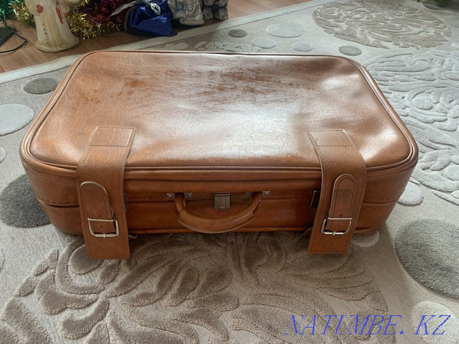 USSR suitcase Almaty - photo 2