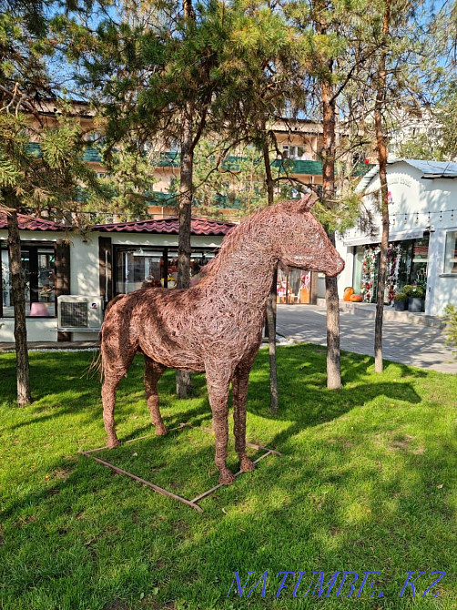 Скульптура коня. Алматы - изображение 3
