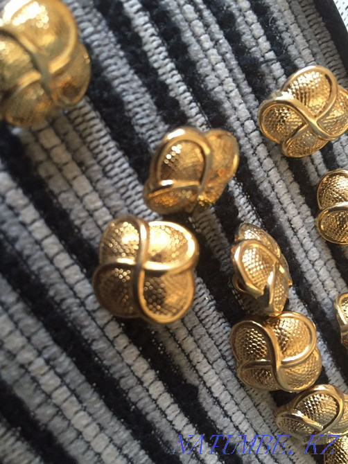 Пуговицы новые Алматы - изображение 1