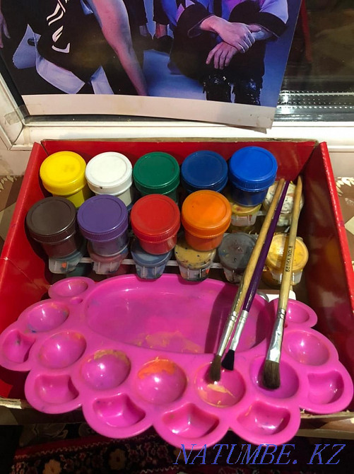 Все за 1500тг. Кисточки, акварель,палетка Алматы - изображение 2