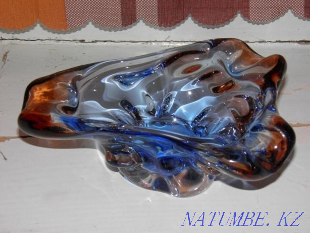 Ashtray made of colored Czech glass ( Bohemia ) 2 pieces antique Almaty - photo 2