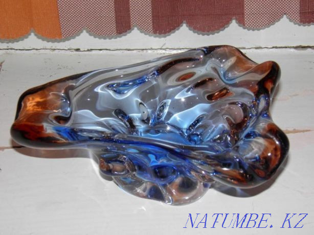 Ashtray made of colored Czech glass ( Bohemia ) 2 pieces antique Almaty - photo 3