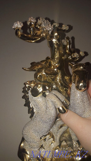 Статуэтка Двух Коней Золотистым Окраской Алматы - изображение 3