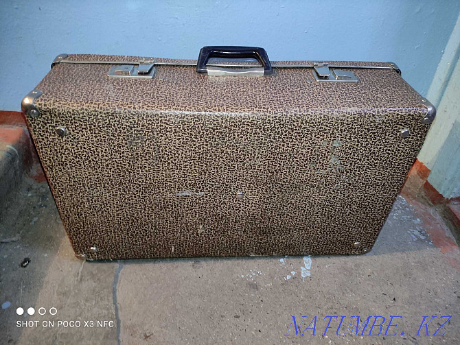 Soviet suitcase, Moscow metro station Almaty - photo 3