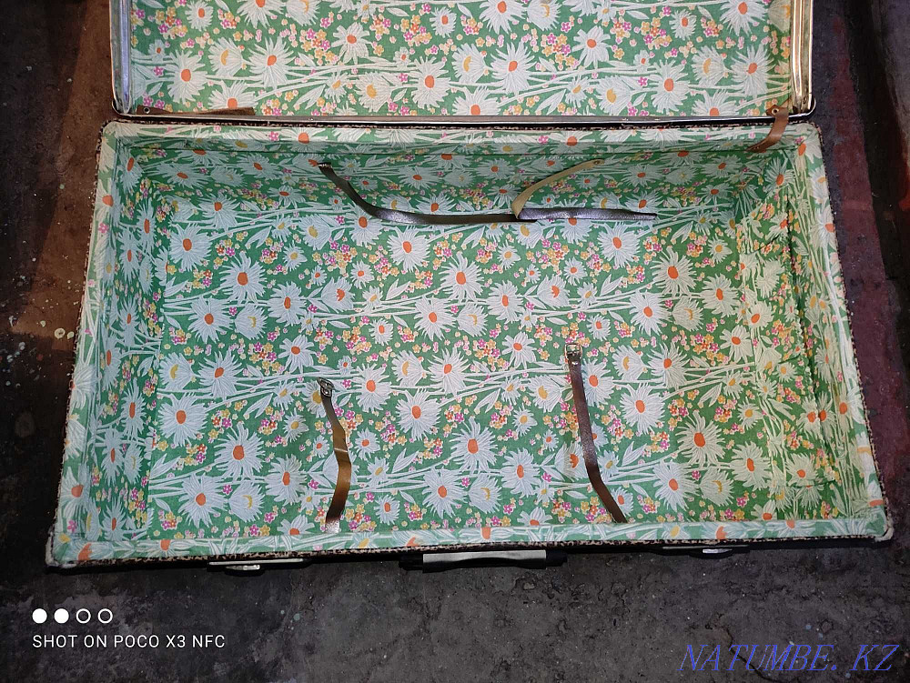 Soviet suitcase, Moscow metro station Almaty - photo 7