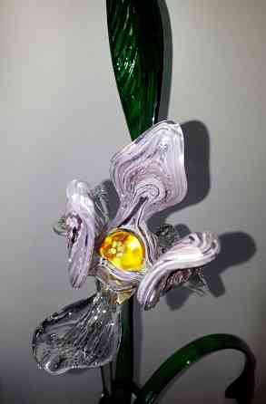 Ваза и цветок "Ириса" художественное стекло Almaty