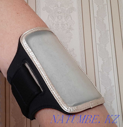 Wrist phone case (worn on the hand) Ust-Kamenogorsk - photo 1