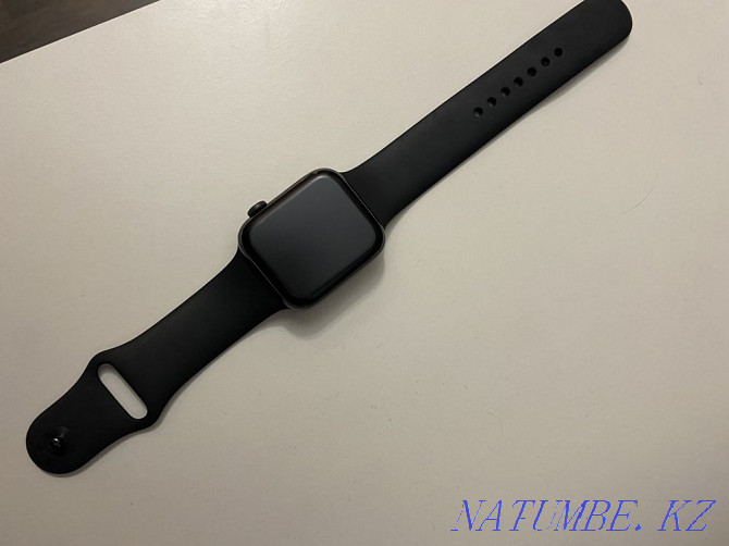 Apple Watch SE 44 мм ғарыштық сұр  Өскемен - изображение 2