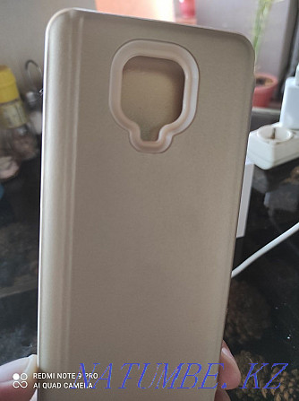 Продам чехол золотова цвета на телефон Redmi Note Pro 9 . Усть-Каменогорск - изображение 4