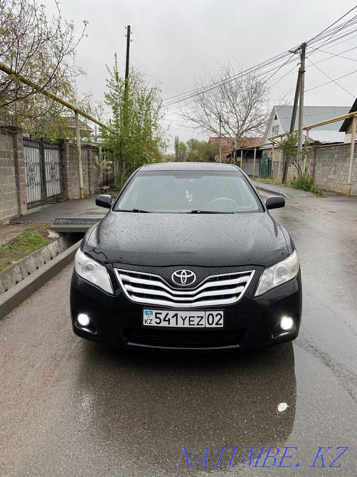Жылдың Toyota Camry  Алматы - изображение 1