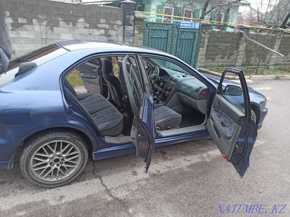 Mitsubishi Galant    года Алматы - изображение 6