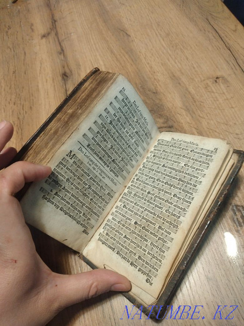 Книга 1714 года молитвенник графиня Мортон Алматы - изображение 2