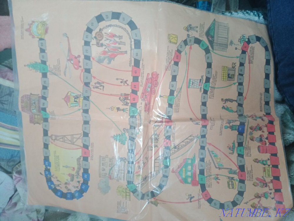 Dictionary German-Russian and board game of old times in excellent condition  - photo 5