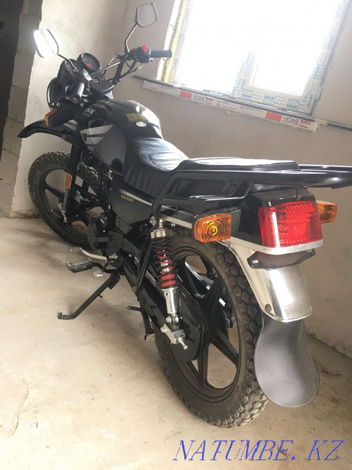 Мотоцикл suzuki gsx  - изображение 3